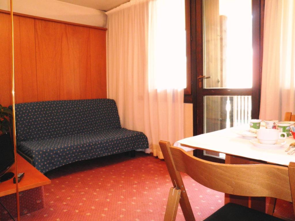 R.T.A. Hotel Des Alpes 2 Madonna Quarto foto