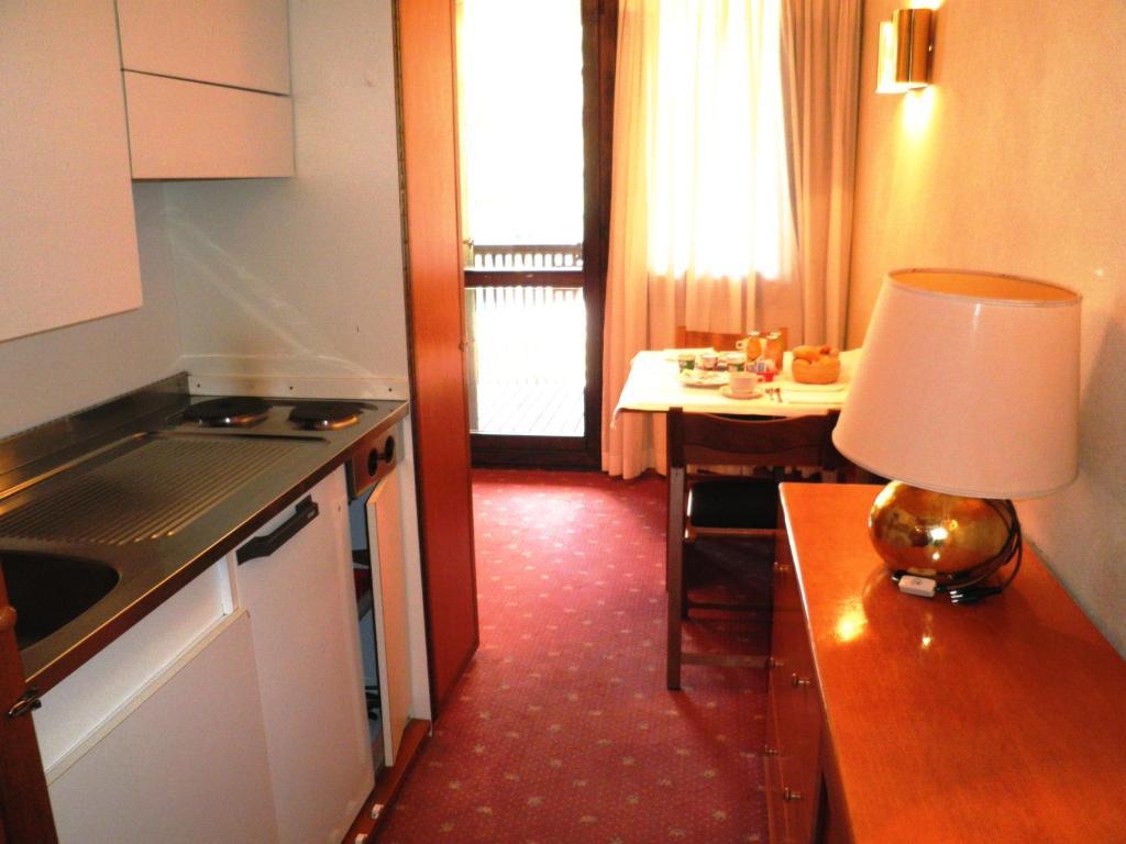 R.T.A. Hotel Des Alpes 2 Madonna Quarto foto